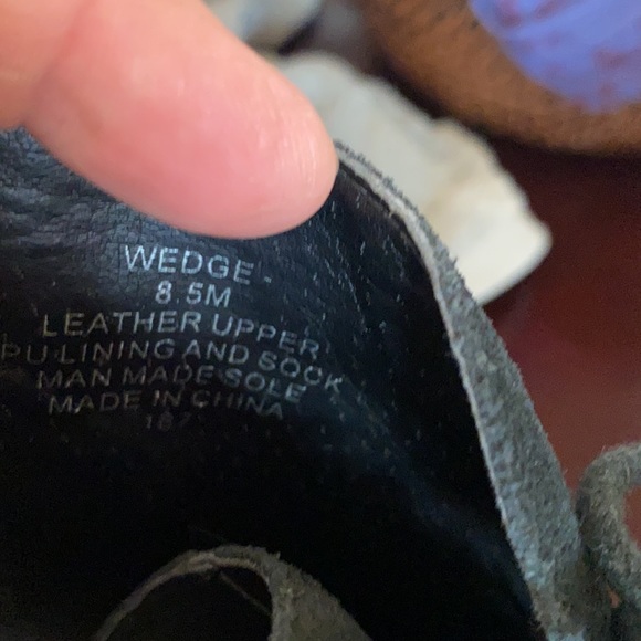 Black 8.5 wedge bootie - Picture 5 of 5